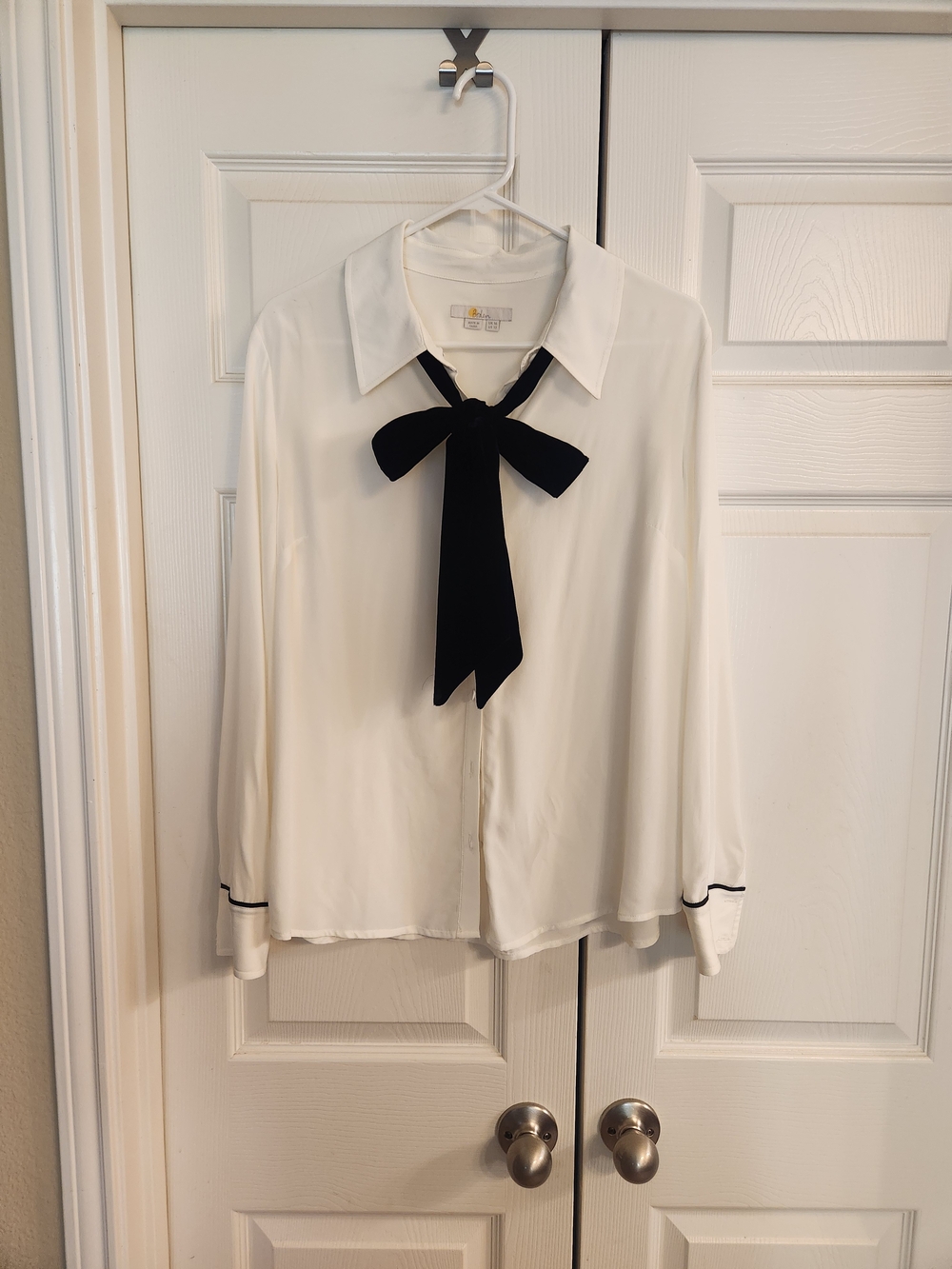 Boden Ivory Blouse with Black Bow Tie - Picture 6 of 7